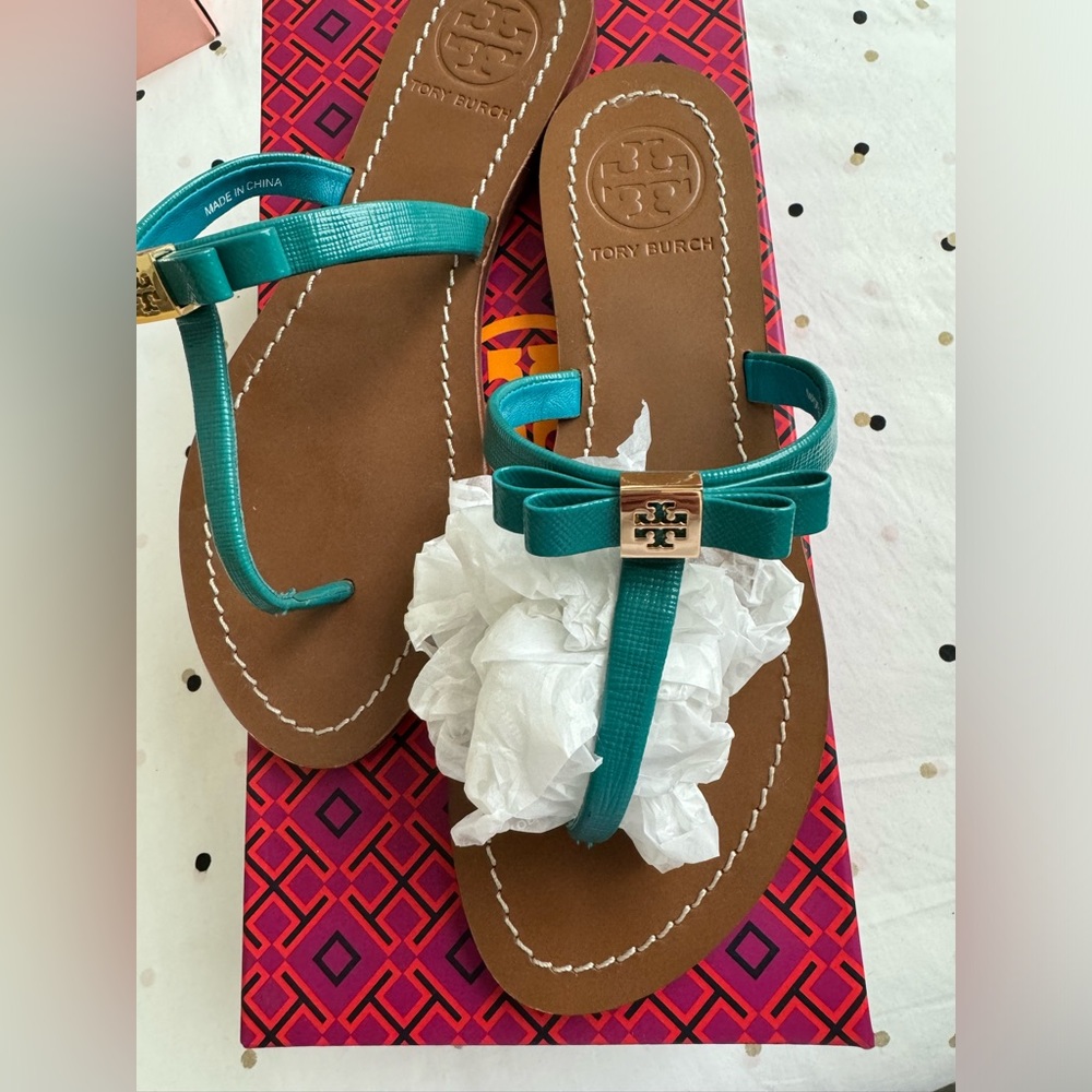Tory Burch thong sandal size 6 in teal
